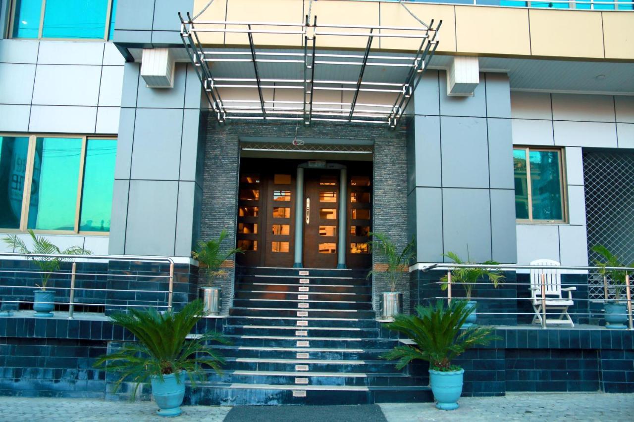 Hotel One Abbottabad Exterior photo